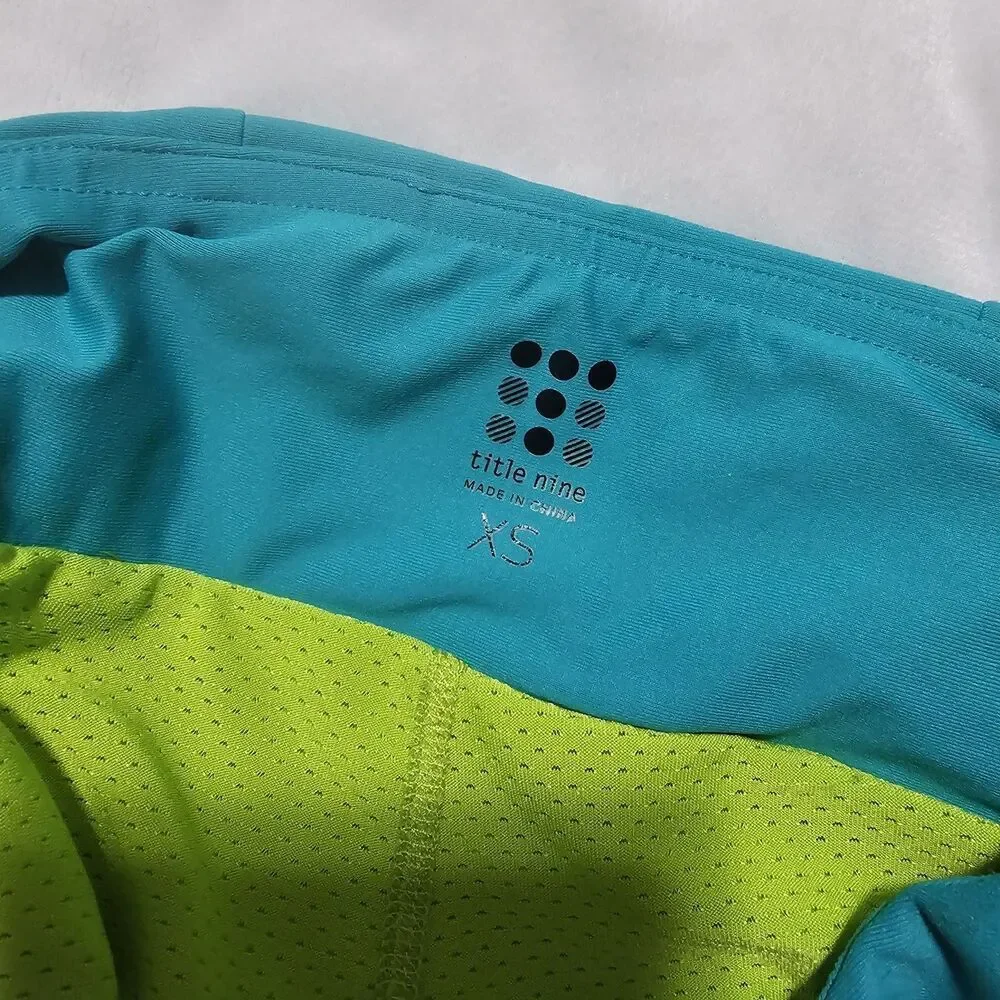 Title Nine Colorblock Vented Athletic Skort Women's Size XS Blue Green.